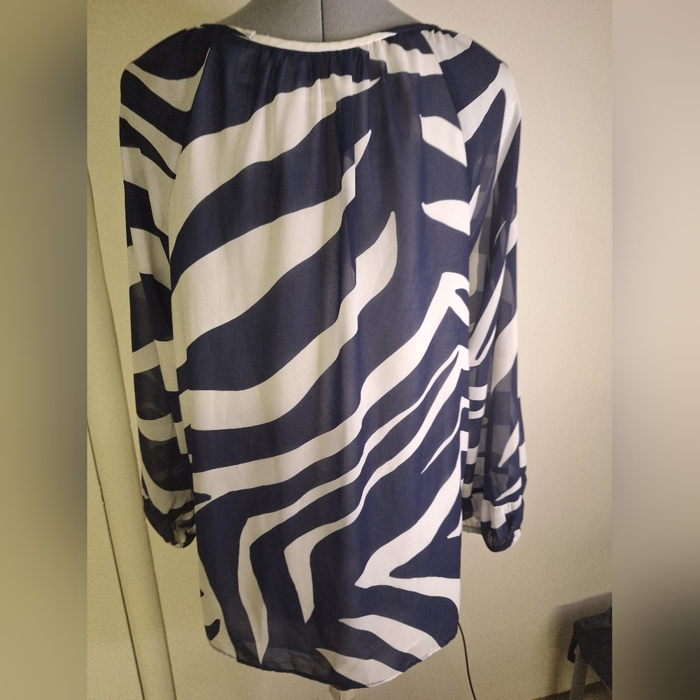 Calvin Klein Navy and White Zebra Print Blouse Size Large - Picture 6 of 10
